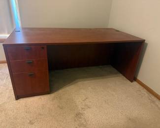 LAMINATE OFFICE DESK