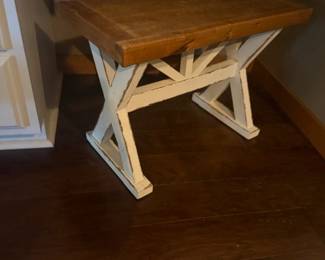 ACCENT BENCH