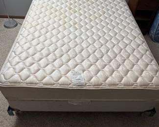 QUEEN SIZE MATTRESS SET