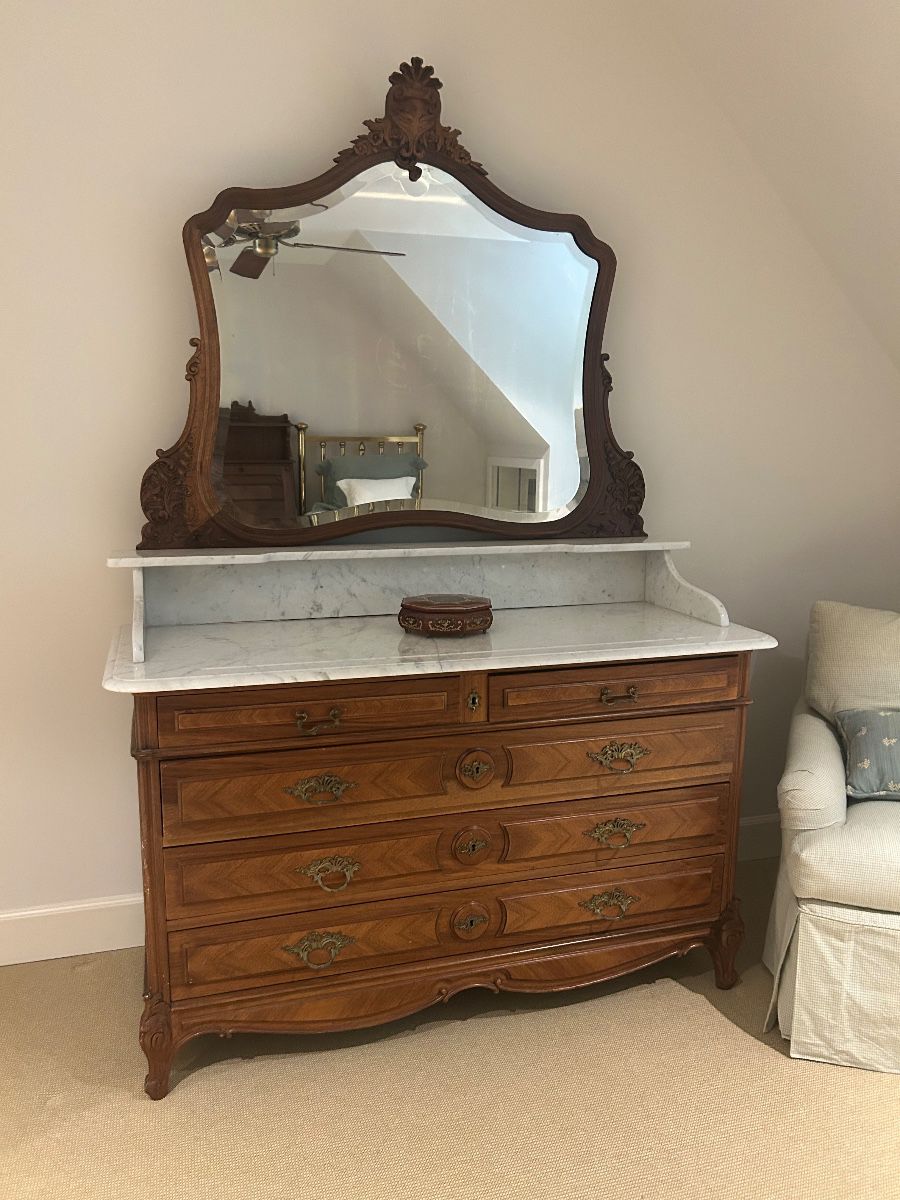 Beautiful antique French dresser with marble top in excellent condition like new