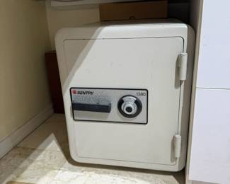 Sentry Safe 1380