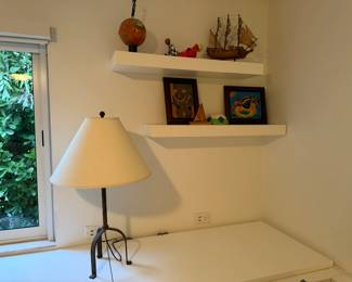 Tripod Table Lamp