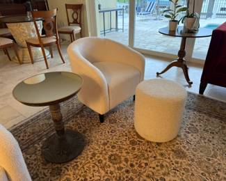 Barrel Accent Chair w/ Ottoman