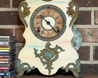 Porcelain mantle clock