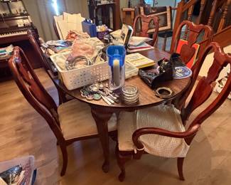 Dining table 2 leaf 8 chairs