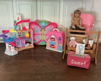 Barbie House Friends