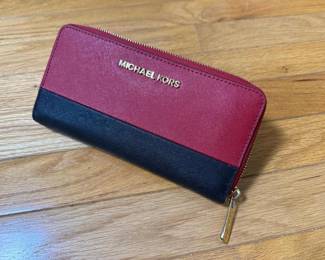 348 michaelkorsredandblackzipwallet