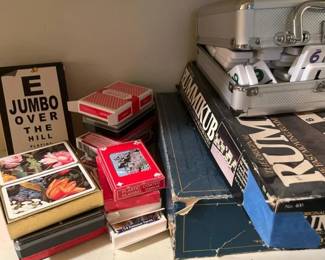 228 assortedboardgamesandplayingcardsl