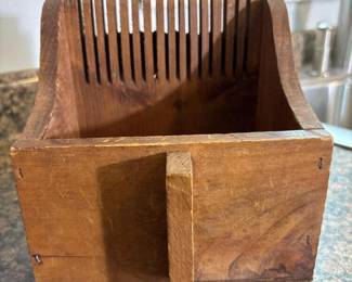 166 vintagewoodenberrypicker