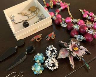 024 smalllotofvintagecostumejewelry