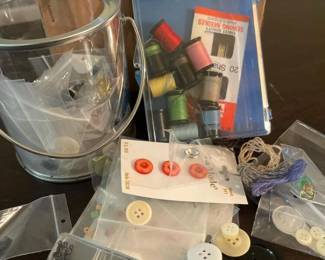 227 smalllotofassortedsewingnotions