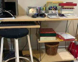 237 computerdeskwithvarietyofofficeite