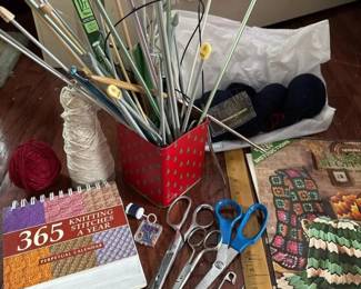 184 knittingandcrochettoollot