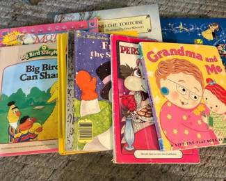 209 lotofchildrenspicturebooks