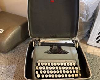 260 vintagesmithcoronasterlingportablet
