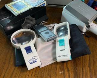 118 oddsandendslotcardshufflermagnifie