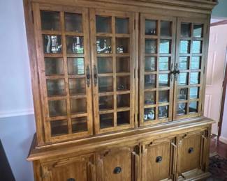 116 thomasvilleoakcabinethutch