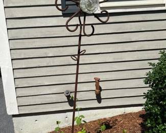 110 metalgardensculptureflowerwithglass