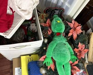 367 christmasdecorlot