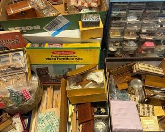 212 largeassortmentofdollhouseminiature