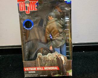 281 gijoevietnamwallmemorialfigurein