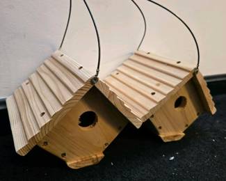 004 woodenhangingbirdhouses