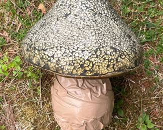 022 weatheredconcretemushroomgardenstatu