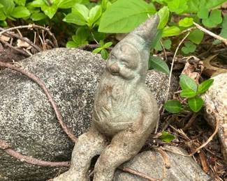 091 adorablestonegardengnomefigurine