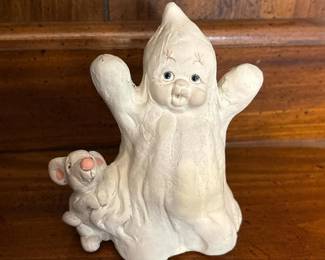 157 ceramicghostfigurinewithmouse