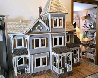 005 hugevictorianstylewoodendollhouse