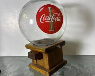073 vintagecocacolaglassglobewoodengum