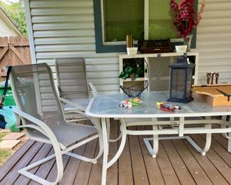 Tempered glass top with 4 sling chairs