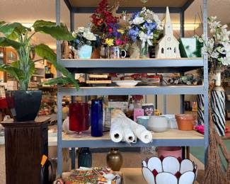 silk arrangements, pots, aisle runners