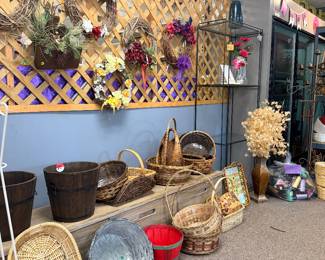 wreaths, baskets