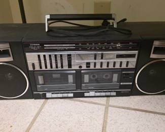 Fisher AC/DC Radio