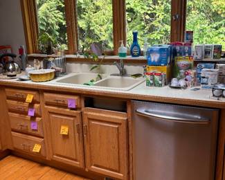 lightbulbs, baking dishes