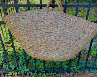 102 largehandwovenwickerbasketwithhandl