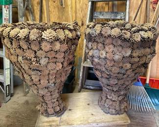 221 pairoflargepineconedecorativejardin