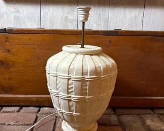 139 ceramictablelampwithbasketweavestyl