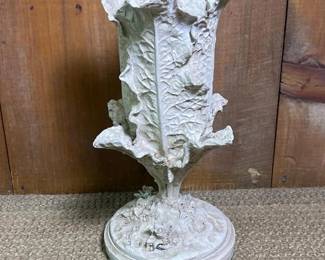 012 leafmotifceramicvase