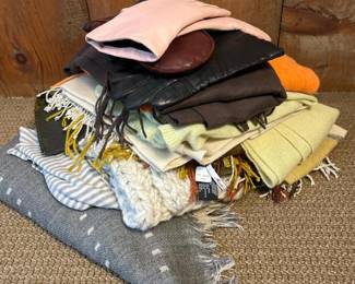 069 largelotofassortedmulticolorscarves
