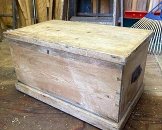 219 pinestoragechestwithdividedinterior