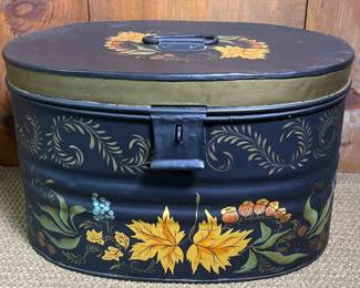 045 paintedtinstorageboxwithfloraldeco