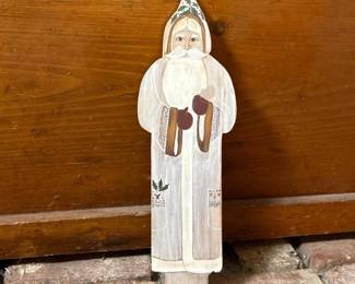 161 paintedwoodenfolkartsantaclausfigu
