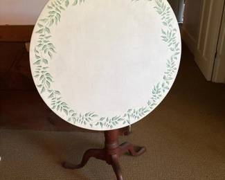 204 federalstylehandpaintedtilttoptabl