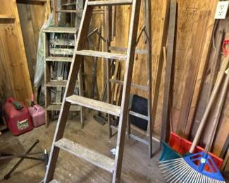 215 woodenstepladder