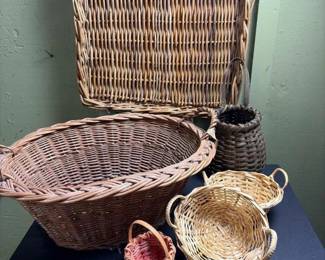 085 assortedhandwovenrusticbaskets