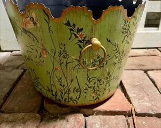 090 handpaintedmetalplanterwithscallope