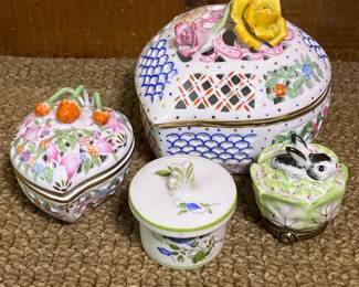 057 porcelaintrinketboxeswithfloraland