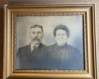 075 framedantiquestyleportraitphotograph